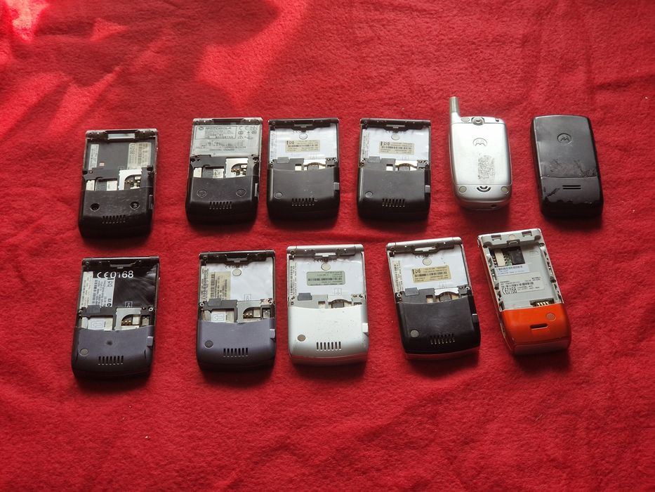 Telefon Motorola v3 pentru colecție sau piese