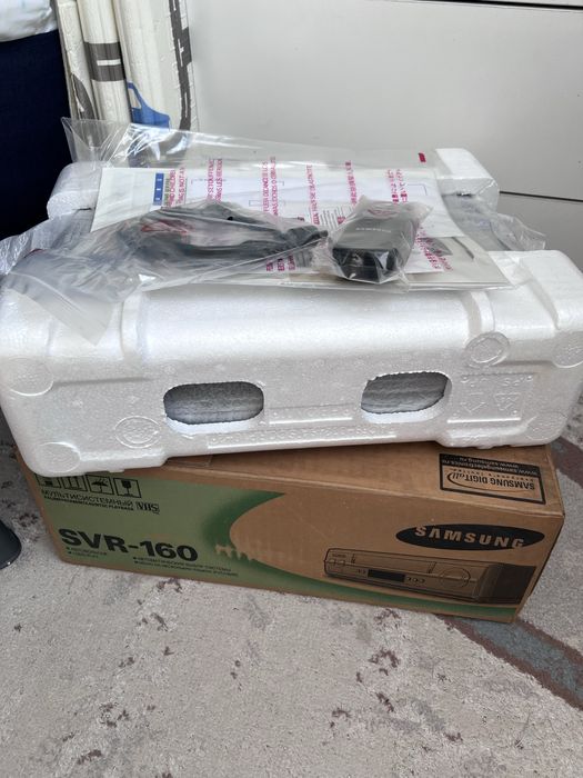 Samsung SVR-160 VHS видеомагнитофон новый полный комплект