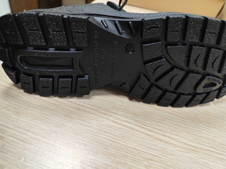 Работни защитни обувки