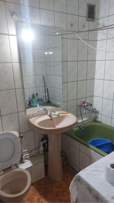 Garaoniera petrosani langa Piata Centrala / Parcul mic