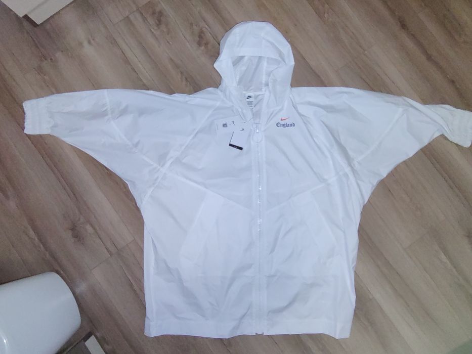 Оригинална ветровка-дъждобран  на Англия-нова