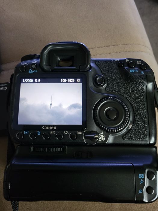 Canon 50d с грип, перфектен