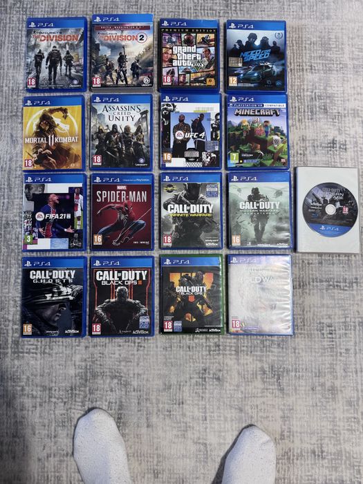 Vand  Playstation 4 slim