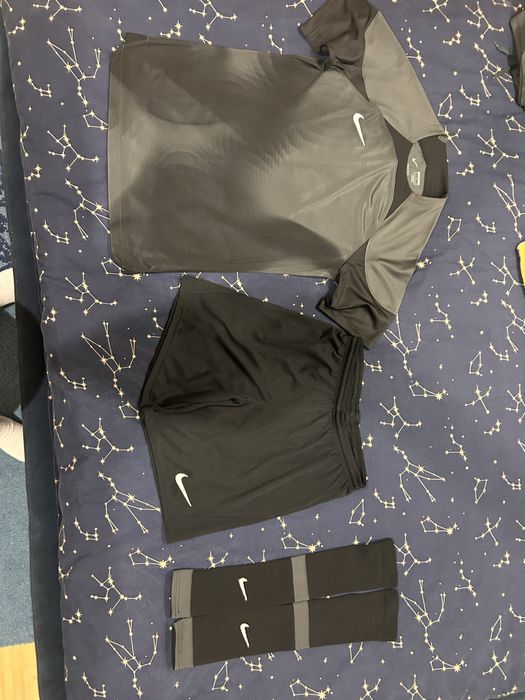 Vand echipament de portar Nike!