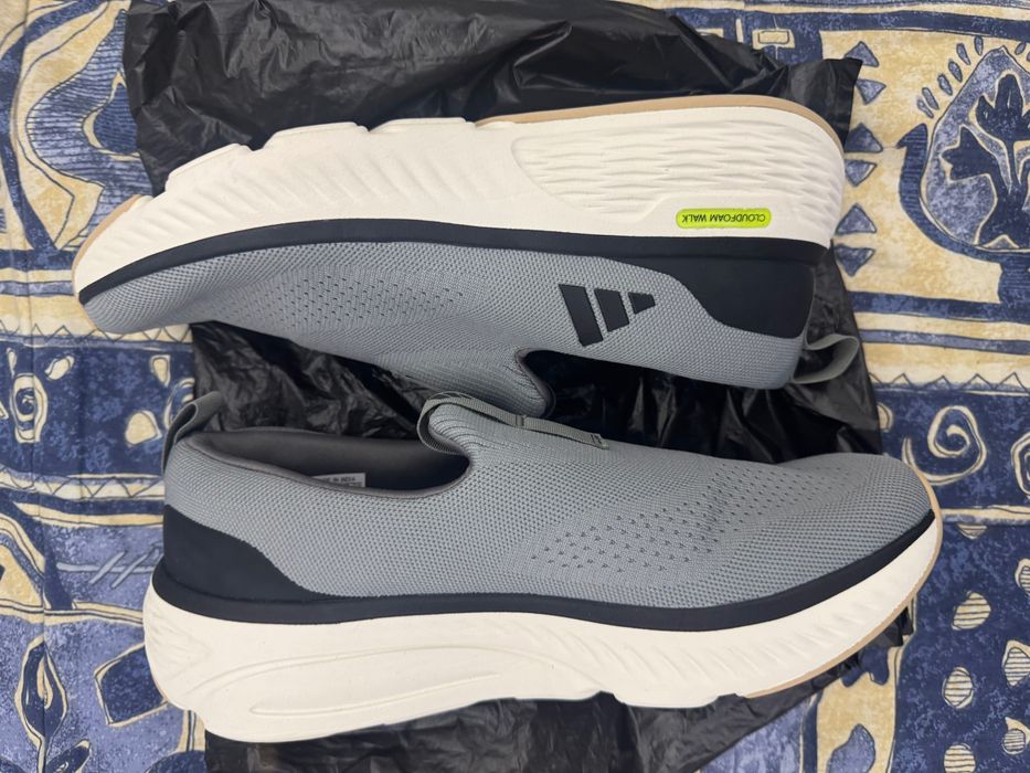 Adidas мъжки маратонки 44 размер  ( 28 см стелка  )