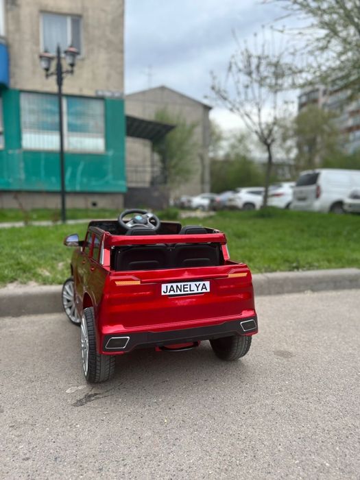 Продам детскую машину!