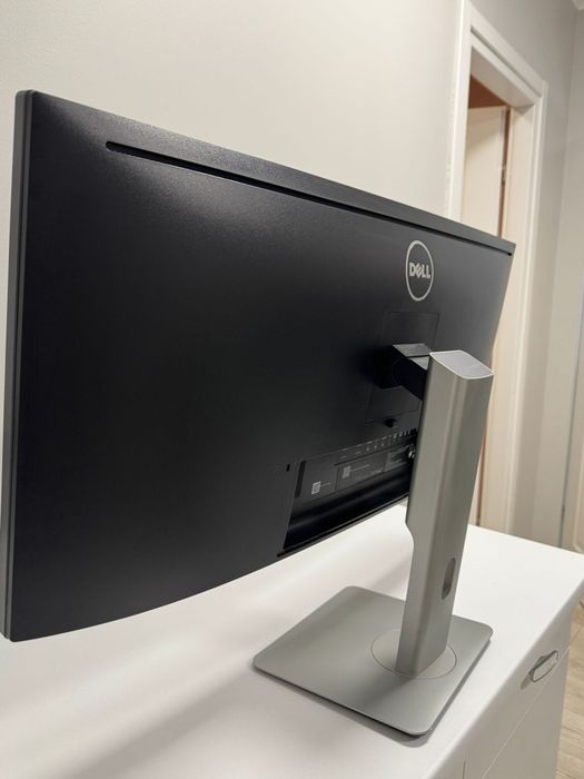 Monitor curbat Dell UltraSharp U3415W – 34”