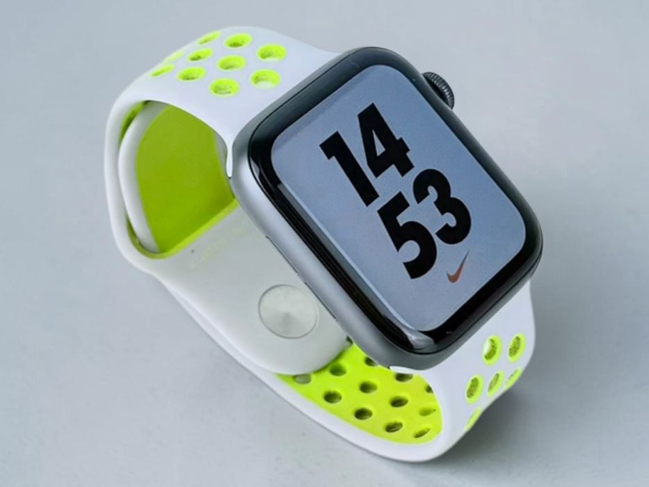 Apple Watch Series 4 Nike GPS 44mm Space Gray Перфектен! Гаранция!