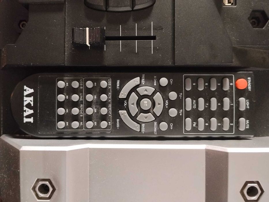 AKAI boxa cu luminite, radio, chitara, microfon, karaoke