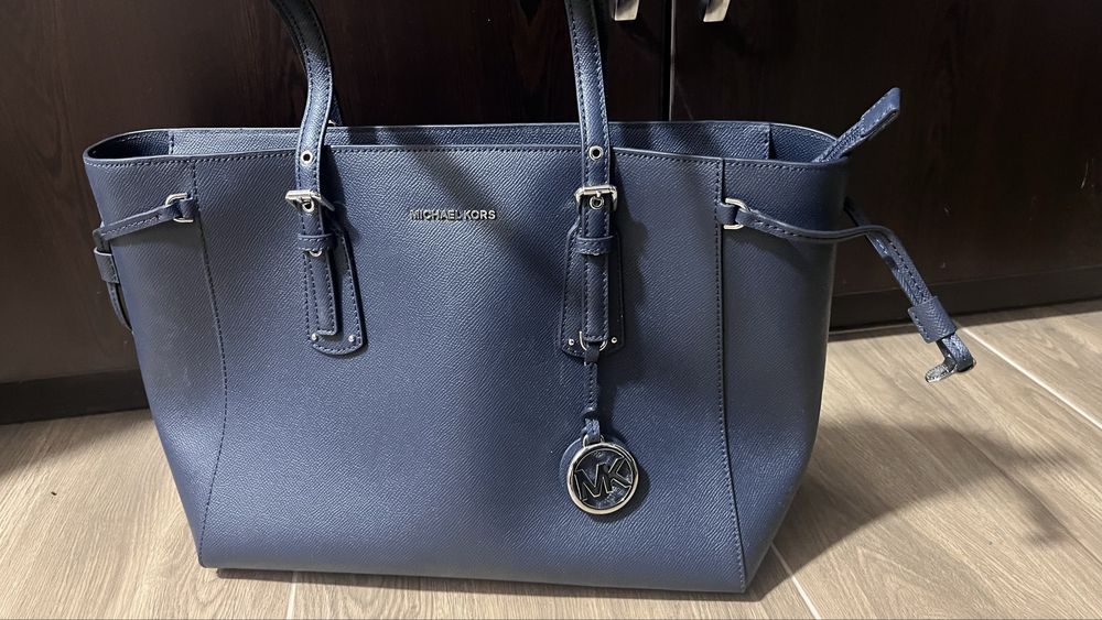 Geanta noua Michael Kors