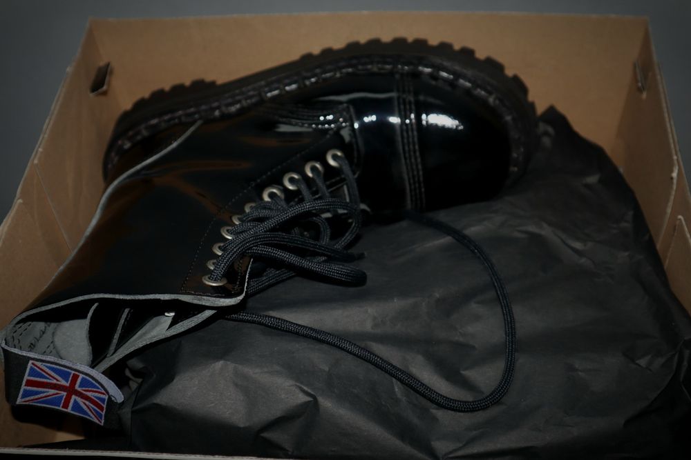 Продават се боти Steady's 38 номер