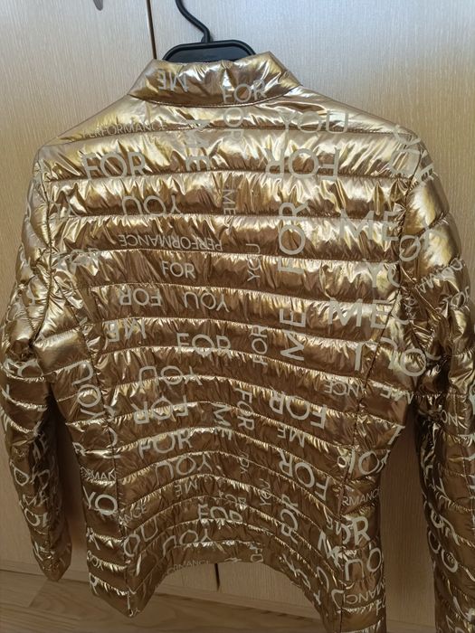 Сребристо яке,чисто ново