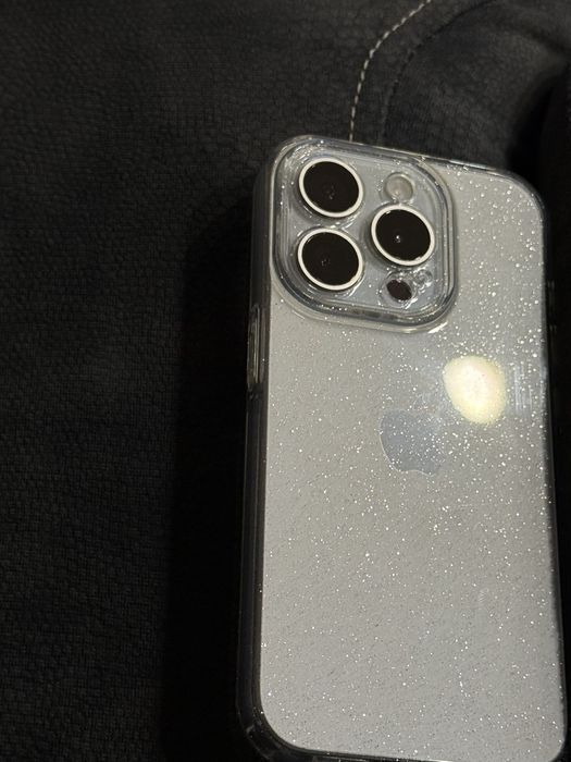 Продавам I phone 15 pro 256MB