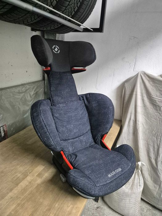 2бр. детски столчета за автомобил Maxi-Cosi RodiFix Airprotect