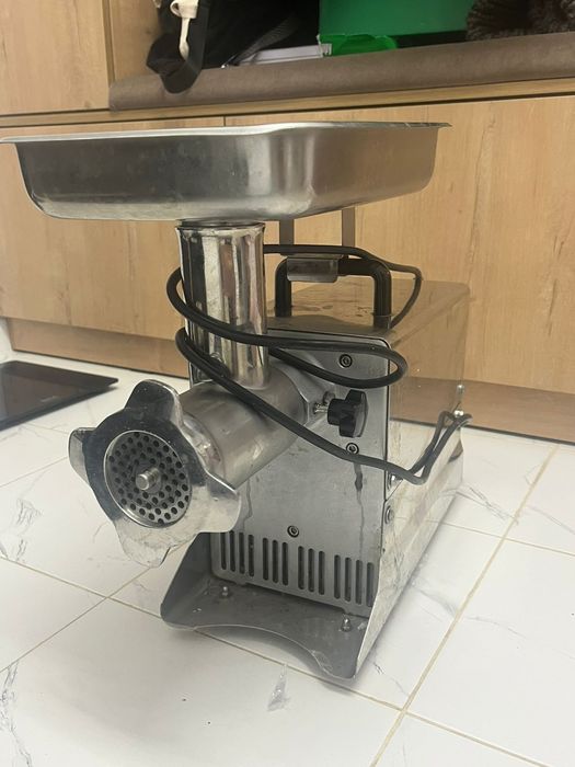 Продаётся мясорубка