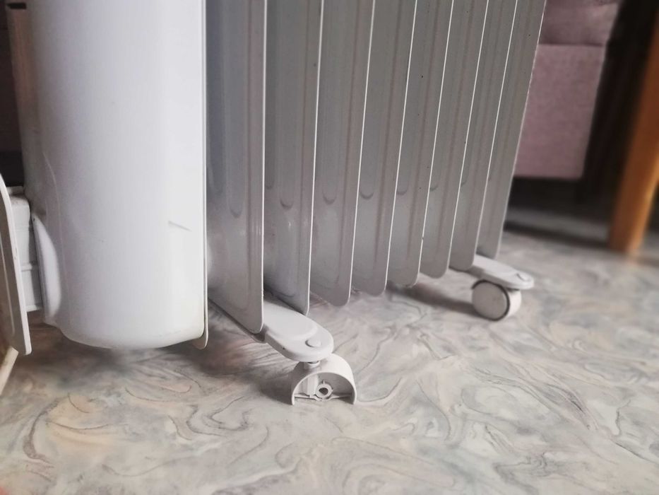 Продам б/у маслянный, электрообогреватель ZASS