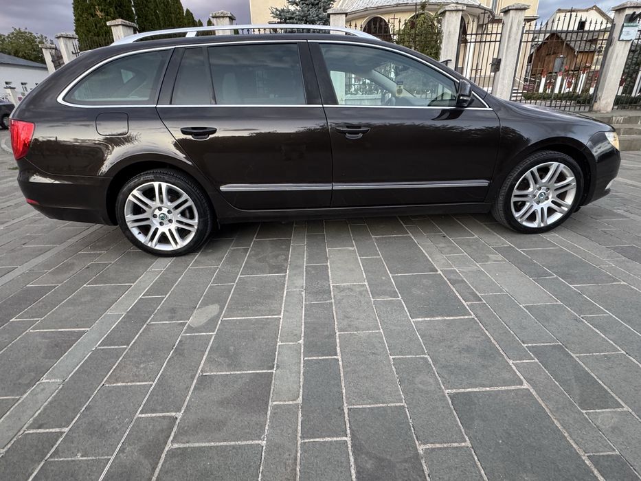 SKODA Superb 2012 — imagine 4
