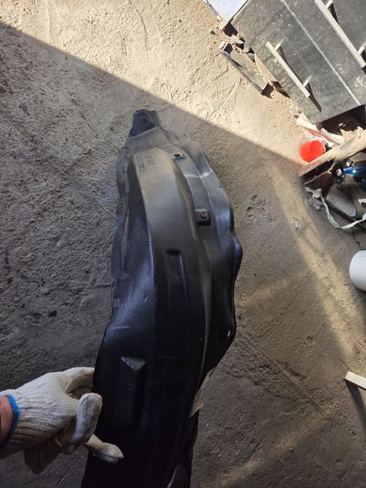 Подкрылка от Тойота Секвоя