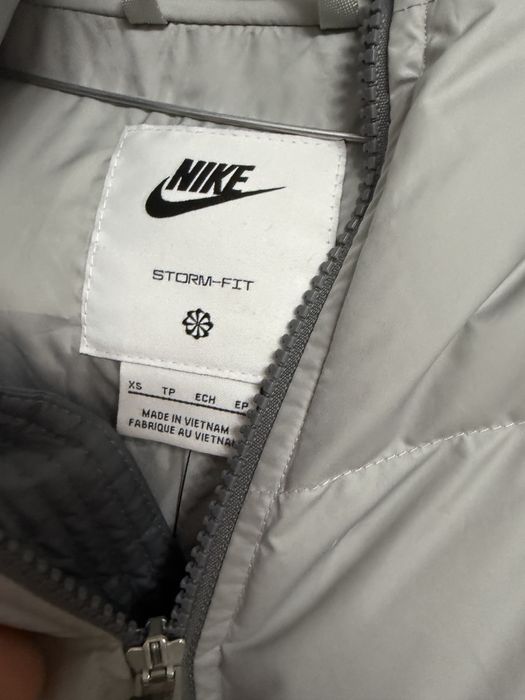 Geaca nike marimea xs