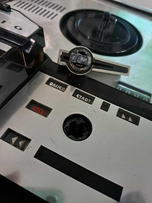 Магнетофон grundig