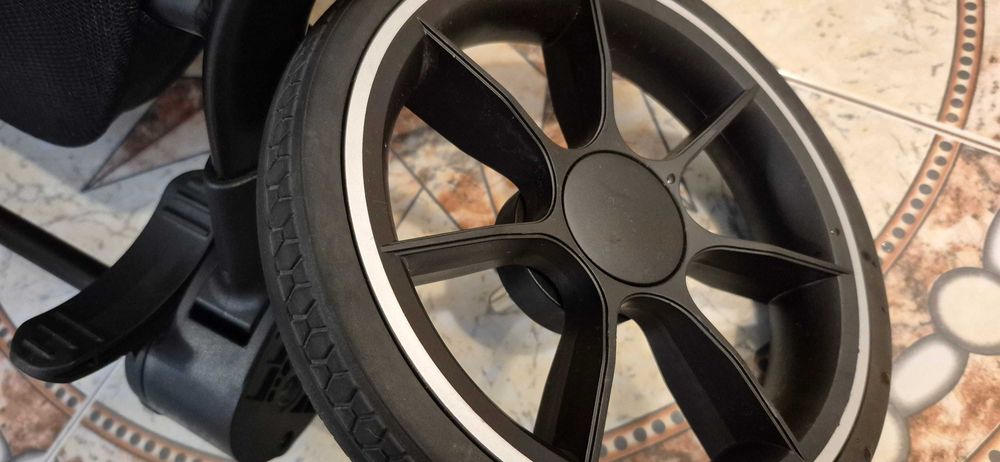 Бебеша количка. Baby Monster Easy Twin 4