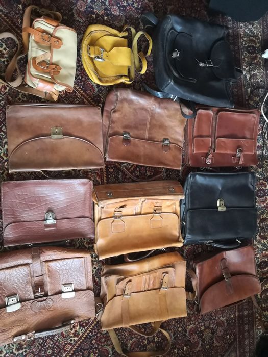 Genți vechi din piele.
Preț și detalii la poza 2. Preț fix