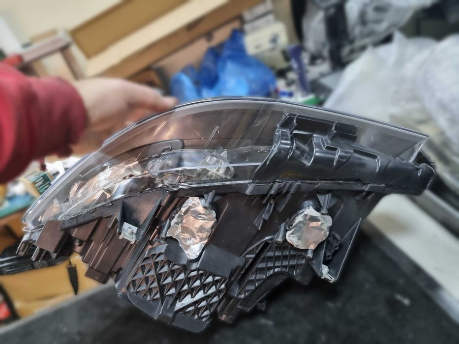 Десен фар BMW 5 F10 Xenon Adaptive Facelift десен бмв 5 ф10 завиващ