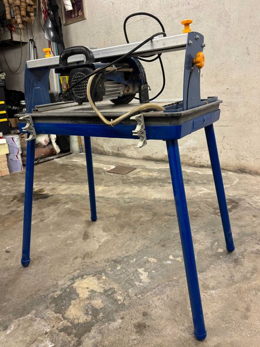 Машина за рязане на камък и плочки