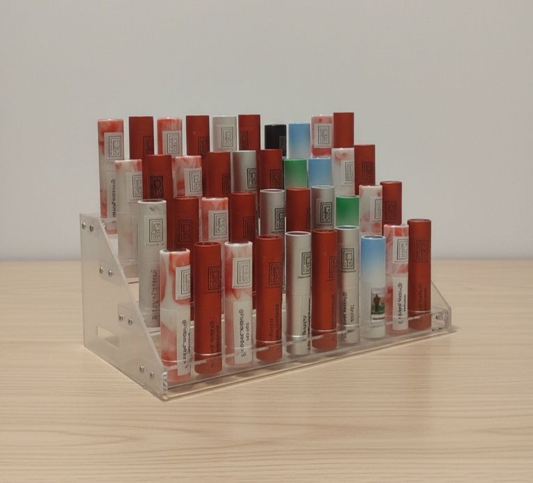 Atr pastafka. Vitrina flakon moyli atr parfumeriya parfume