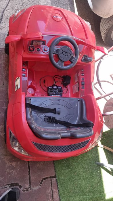 Електрическа кола Audi TT за деца