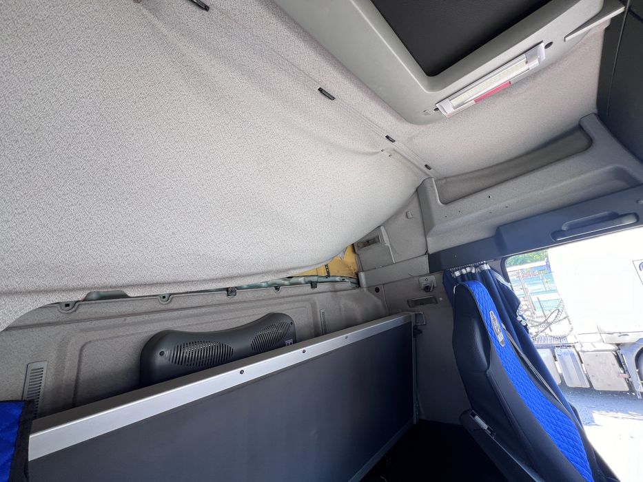 Retapitare plafon Man TGX XXL XLX la domiciliu