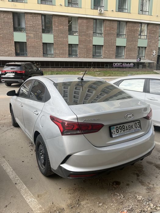 Продам Hyndai accent 2021