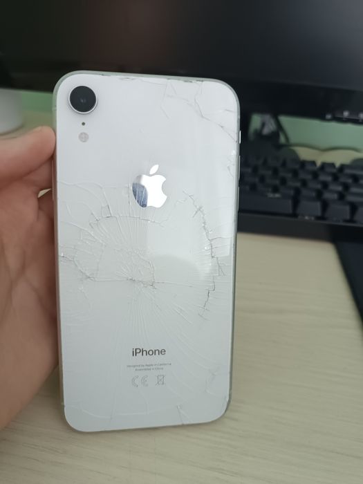 Продам телефон айфон xr