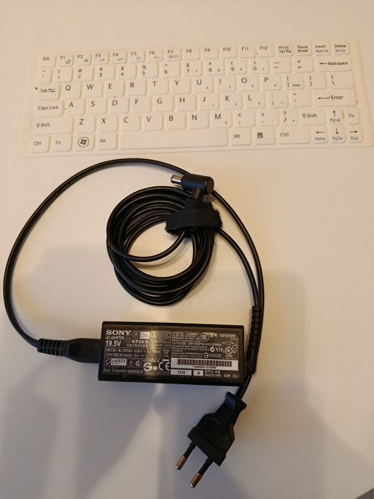 Продава се: Компактен Sony VAIO SVE11135CCW – Напълно подготвен за работа и пътуване!