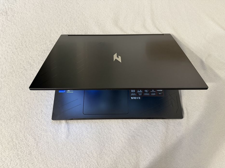 Продавам геймърски лаптоп Acer Nitro V 16 (ANV16-71) RTX 4060  i7-14650HX | 32GB DDR5 | С Гаранция