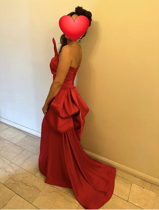 Rochie eleganta, deosebită, nașa, nuntă, cu trenă detașabilă.