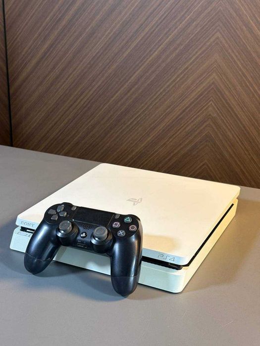 Playstation 4 Slim