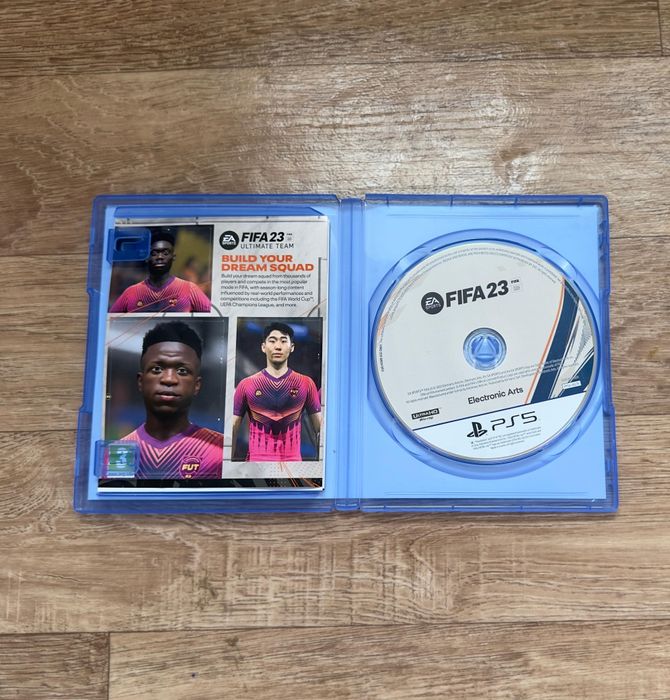 Оригинал FIFA 23 диск сатылады.