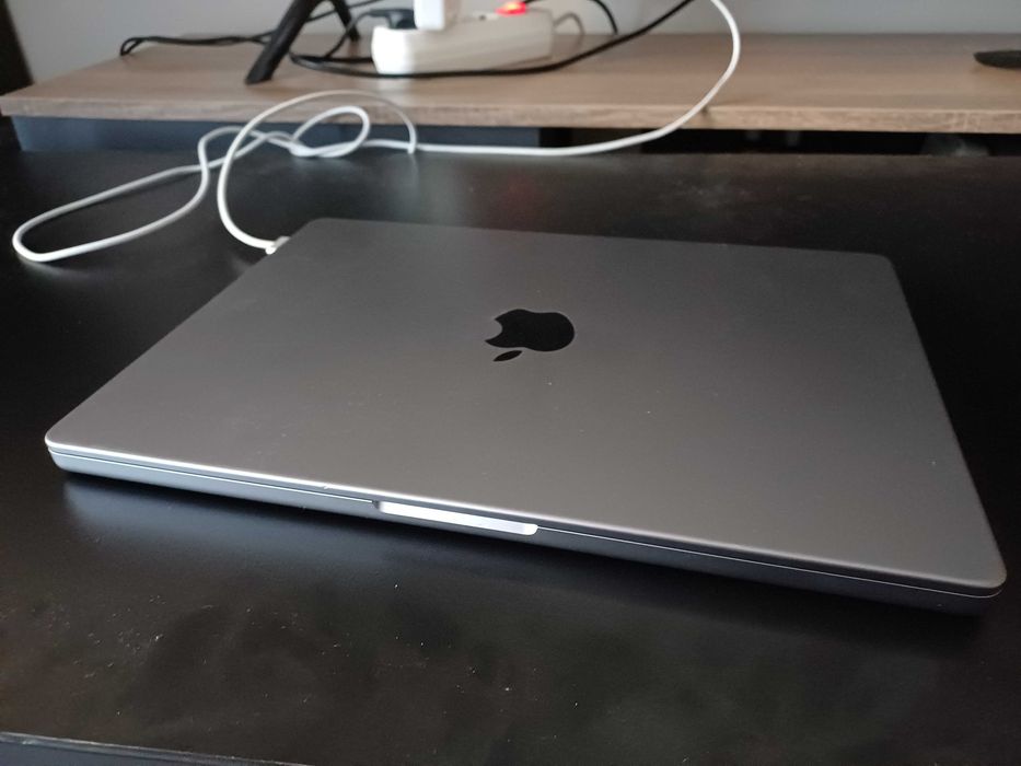 MacBook Pro 14" M1 Pro 16GB RAM / 512GB SSD/ 92% Health