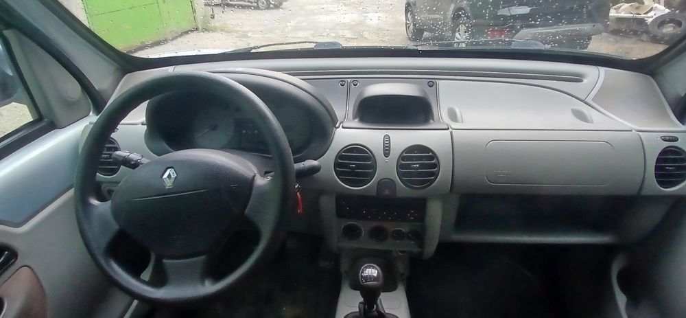 4X4 1.9 DCI 2002г.