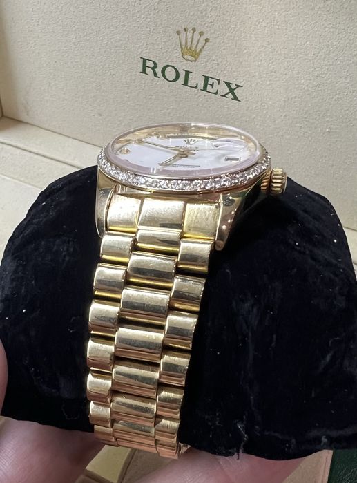 Продам золотые часы Rolex