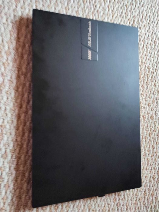 Laptop Asus Vivobook 14 15 17 cumparat in 2024