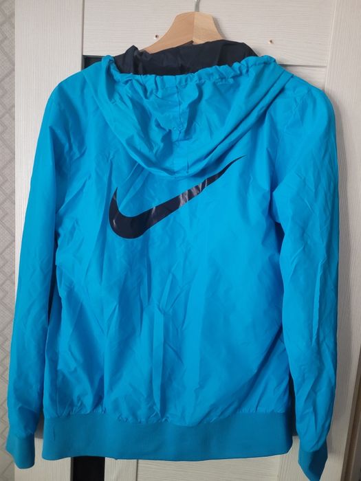 Спортивная ветровка nike