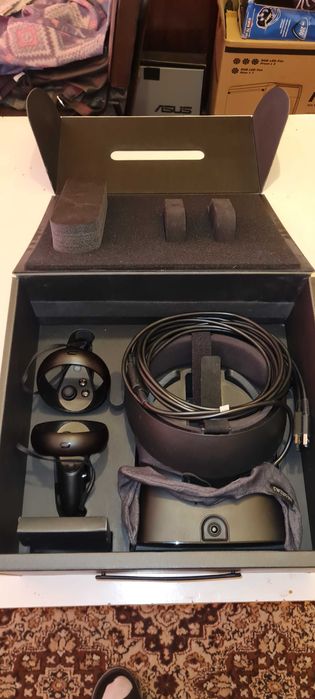 Очила за виртуална реалност Oculus Rift S VR с Джойстици