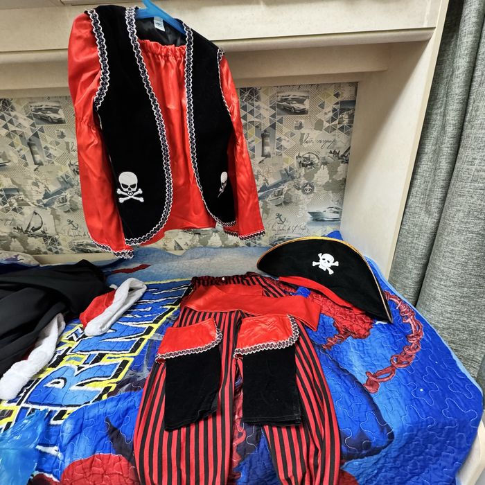 Продам костюм пирата