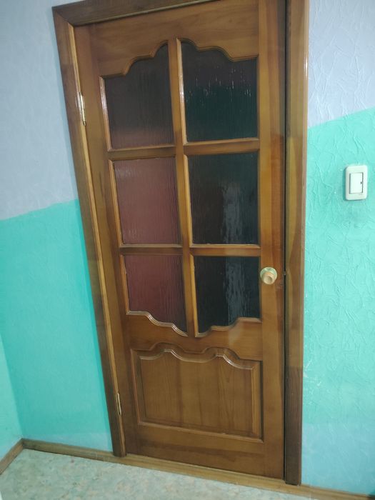 Продам двери дерево в белорусь