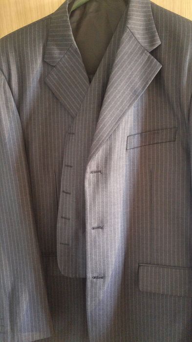 Костюм тройка. Новый.