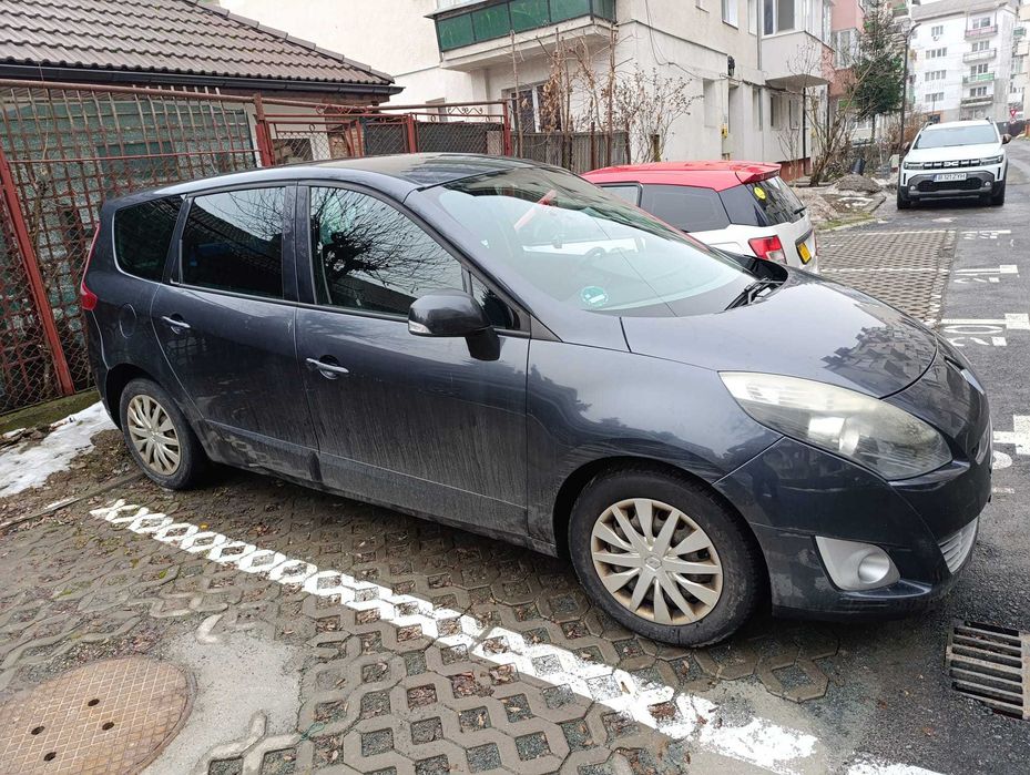 Vând Renault Scenic 1,9 D din 2009, Înmatriculat
