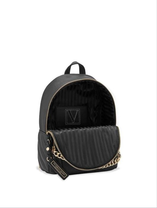 Черна раница на Victoria’s secret