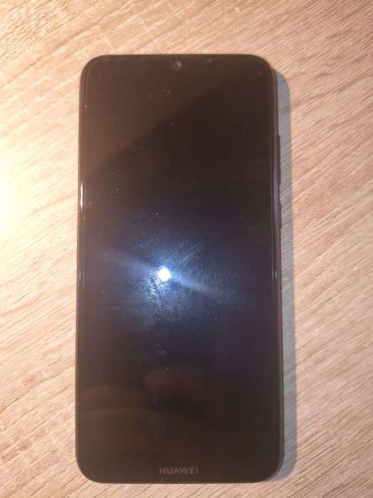 Telefon HUAWEI Mate 20 lite și HUAWEI Y6